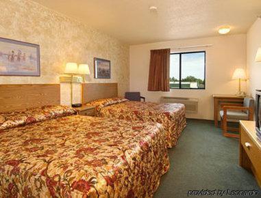 Days Inn By Wyndham Wall Room photo